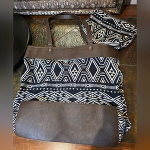 THIRTY ONE Reversible Tote Bag (+ Pouch) In Reo Weave.  NWOT.